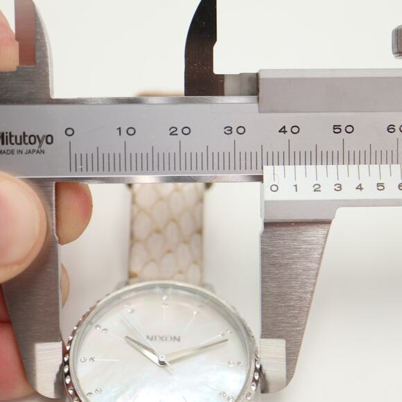 Nixon Kensington MOP 37mm Womens Watch Gem Bezel White Leather w New Battery main image 8